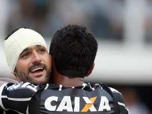 Corinthians segura o Santos e conquista título do Paulistão